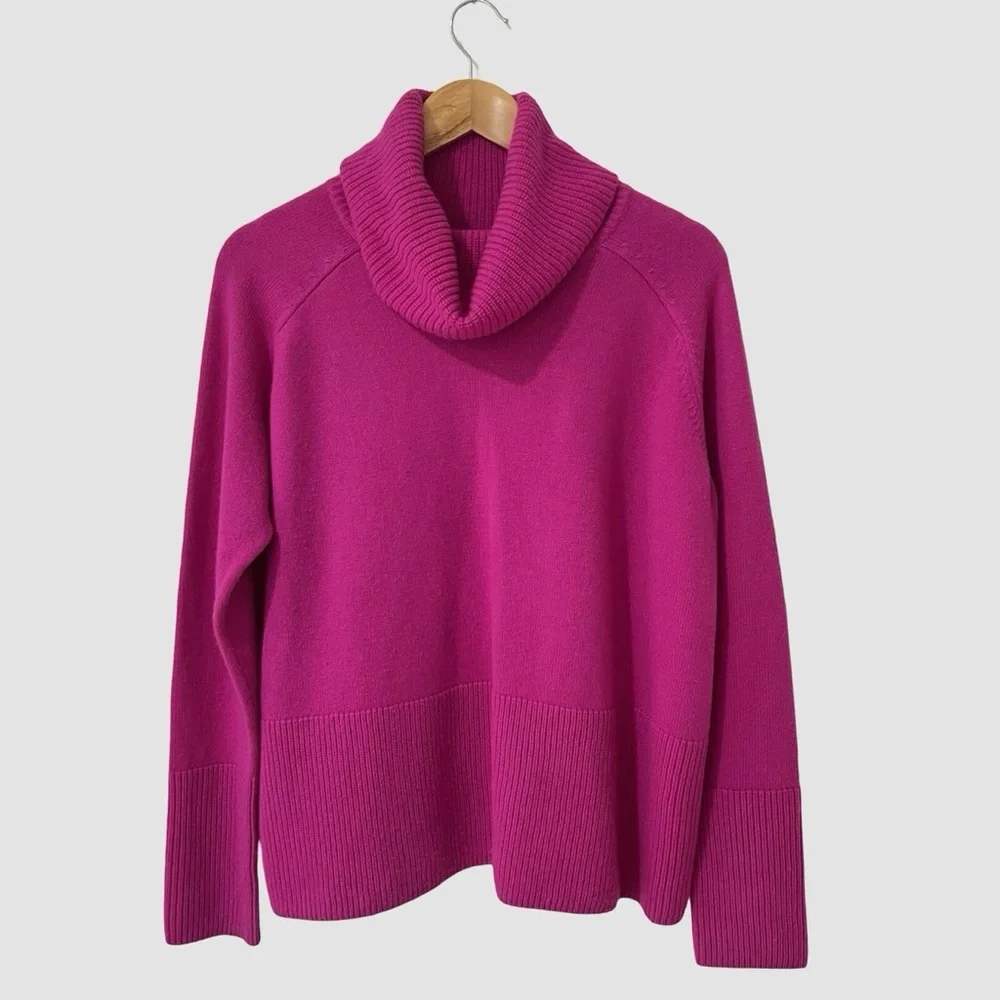 Athleta Wool Cashmere Aspen Turtleneck Sweater in electric fuschia, sz M, GUC